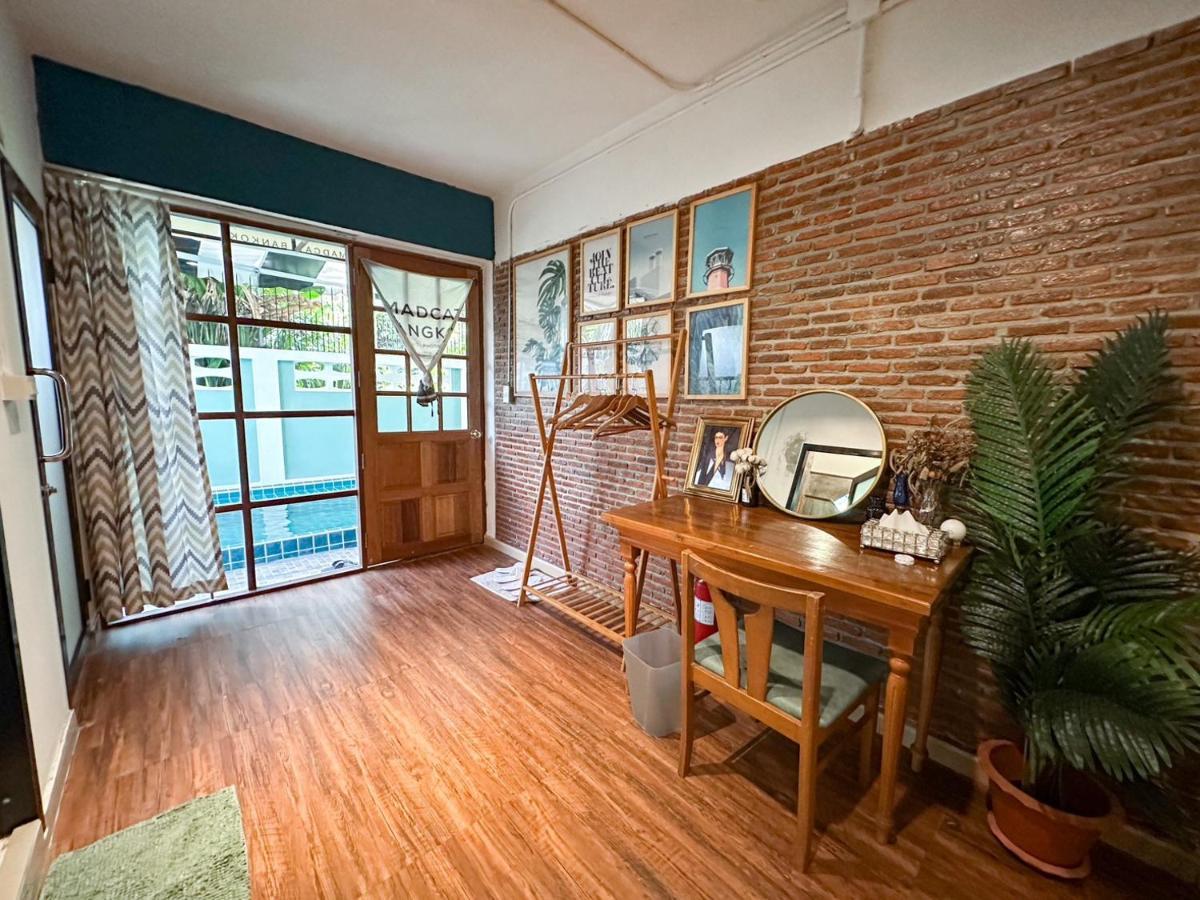 T-House Bkk 2Floors Near Bts With Swimming Pool And Free Wifi Otel Bangkok Dış mekan fotoğraf